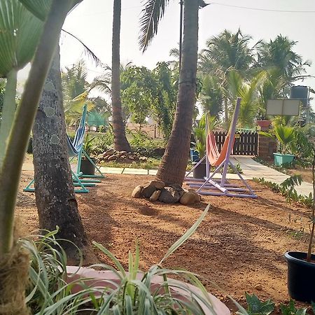 The Yuppi Hippi Hideout Hotel Anjuna Buitenkant foto