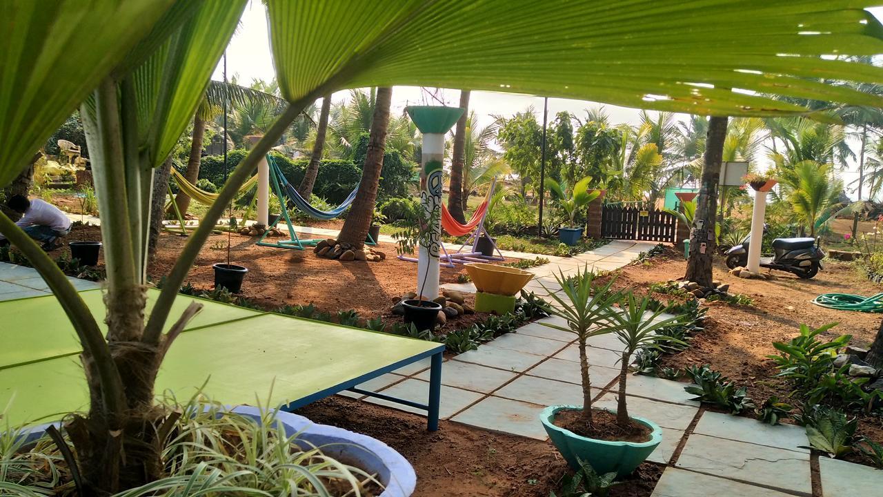 The Yuppi Hippi Hideout Hotel Anjuna Buitenkant foto
