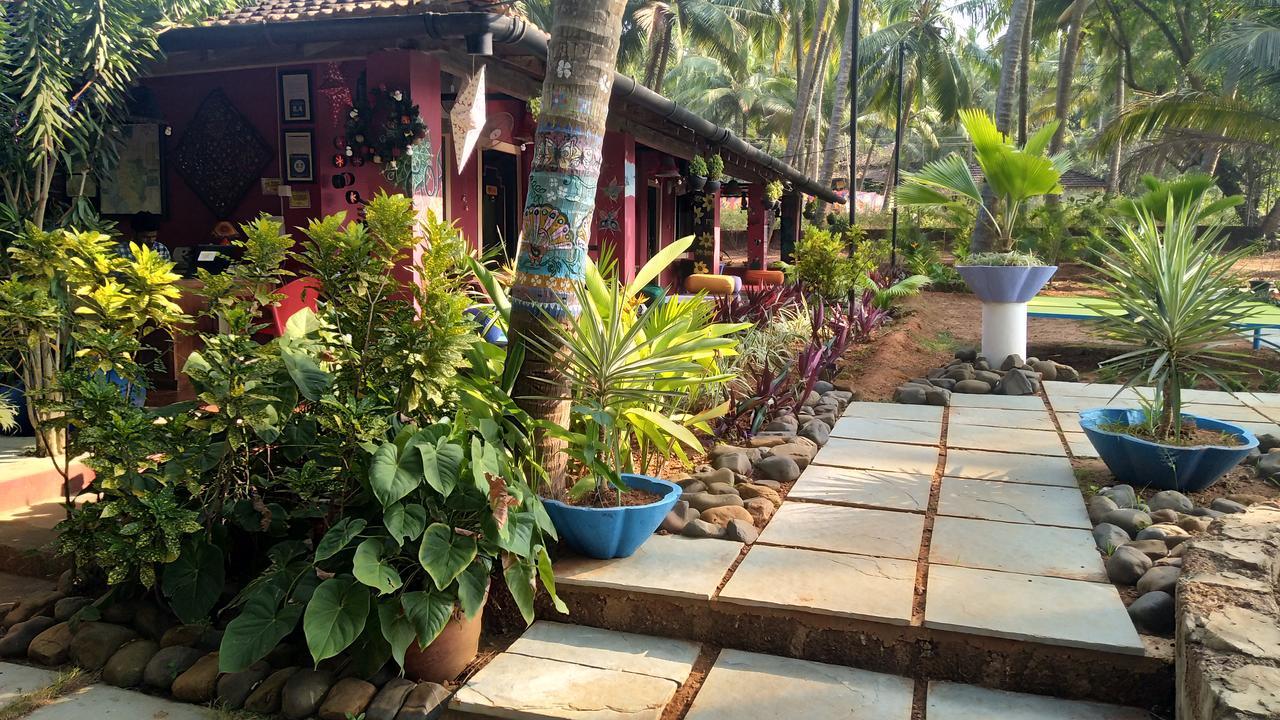 The Yuppi Hippi Hideout Hotel Anjuna Buitenkant foto